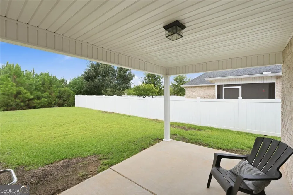 305 Lamplight DR Byron, GA 31008