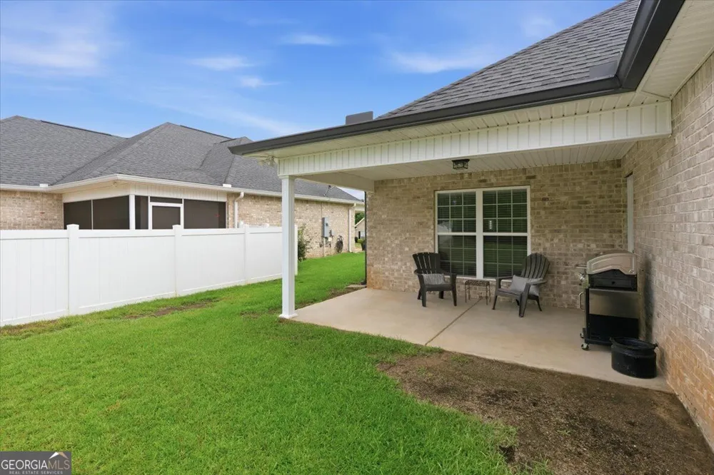 305 Lamplight DR Byron, GA 31008