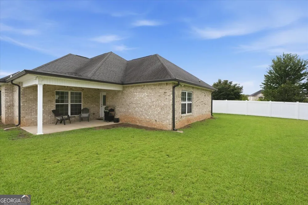 305 Lamplight DR Byron, GA 31008