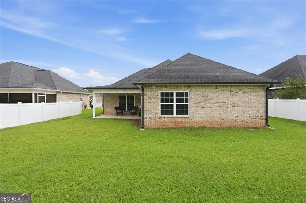 305 Lamplight DR Byron, GA 31008