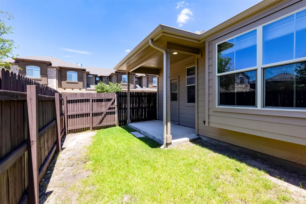 2880 Donnell Drive #1704 Round Rock, TX 78664