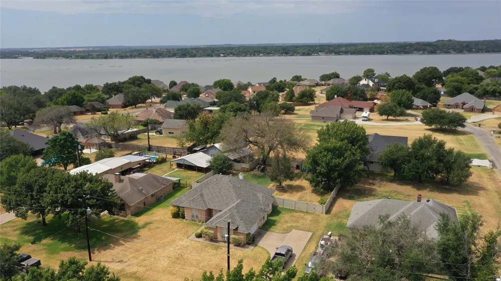 3904 Santa Cruz Street Granbury, TX 76049