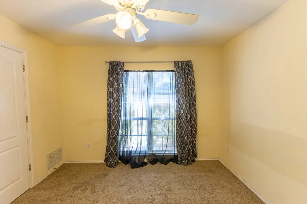 3904 Santa Cruz Street Granbury, TX 76049