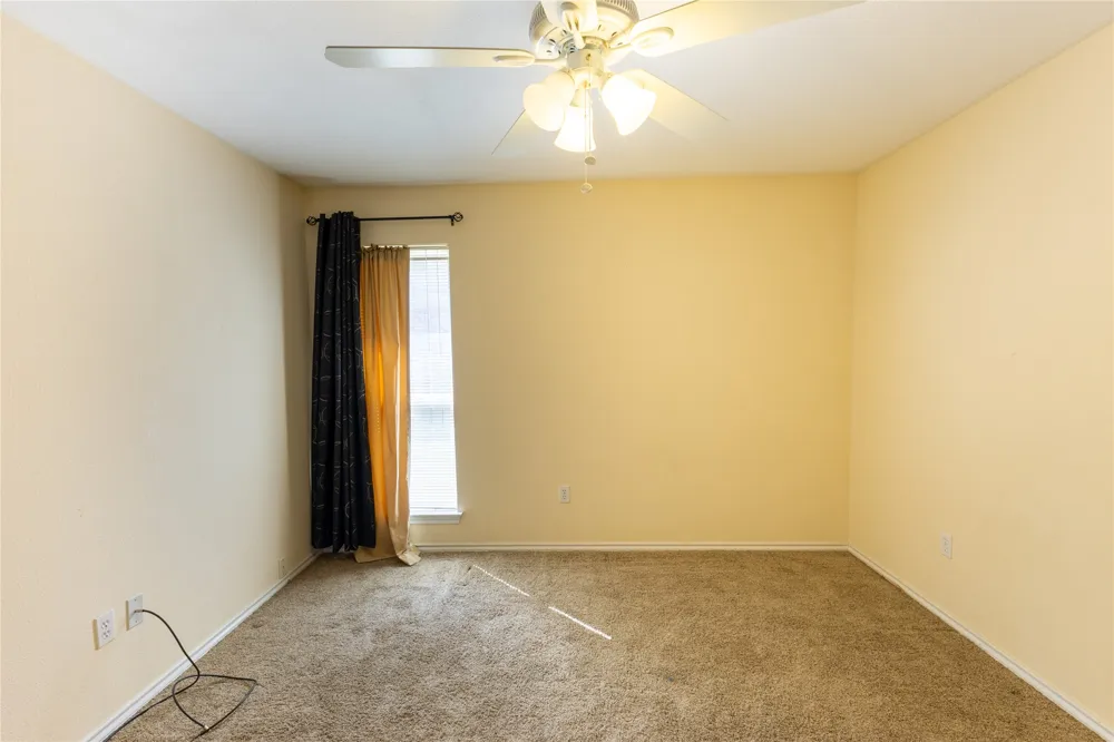 3904 Santa Cruz Street Granbury, TX 76049