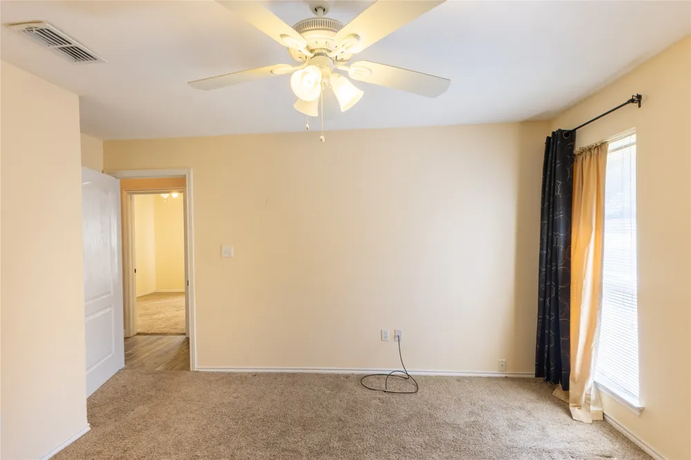 3904 Santa Cruz Street Granbury, TX 76049