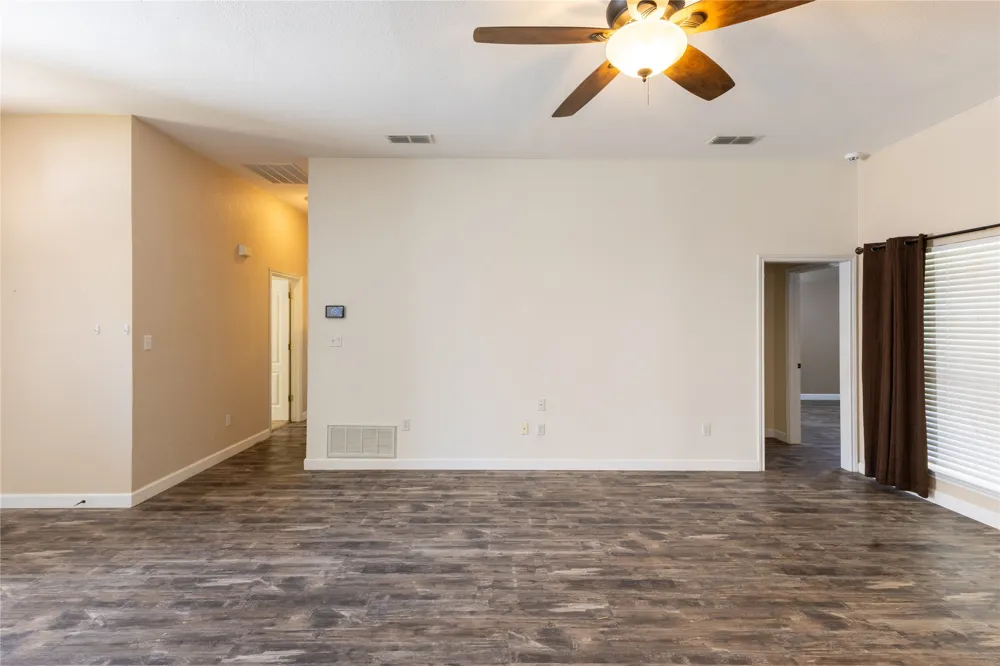 3904 Santa Cruz Street Granbury, TX 76049