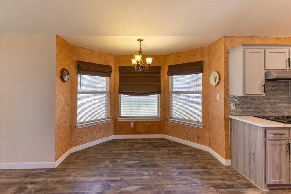 3904 Santa Cruz Street Granbury, TX 76049