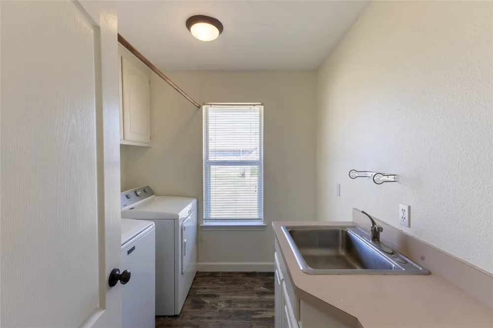 3904 Santa Cruz Street Granbury, TX 76049
