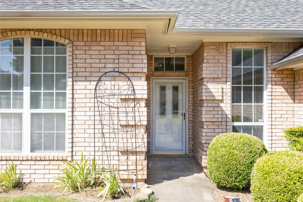 3904 Santa Cruz Street Granbury, TX 76049