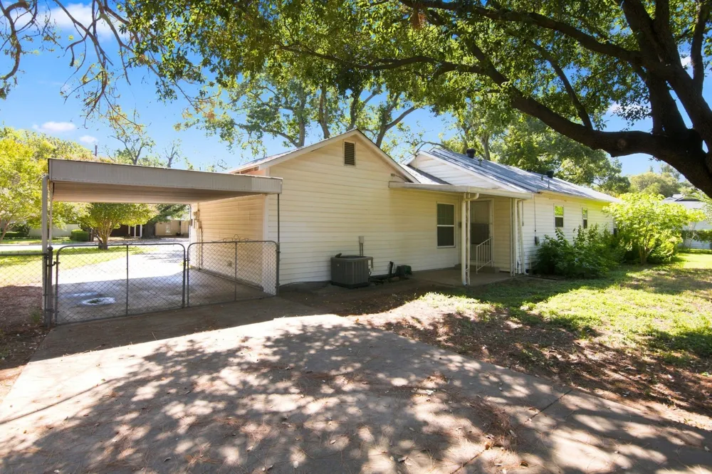 603 Merritt Street River Oaks, TX 76114
