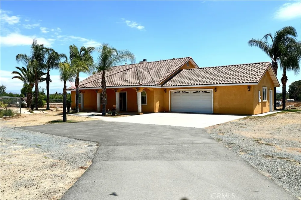 18590 Una Street Perris, CA 92570