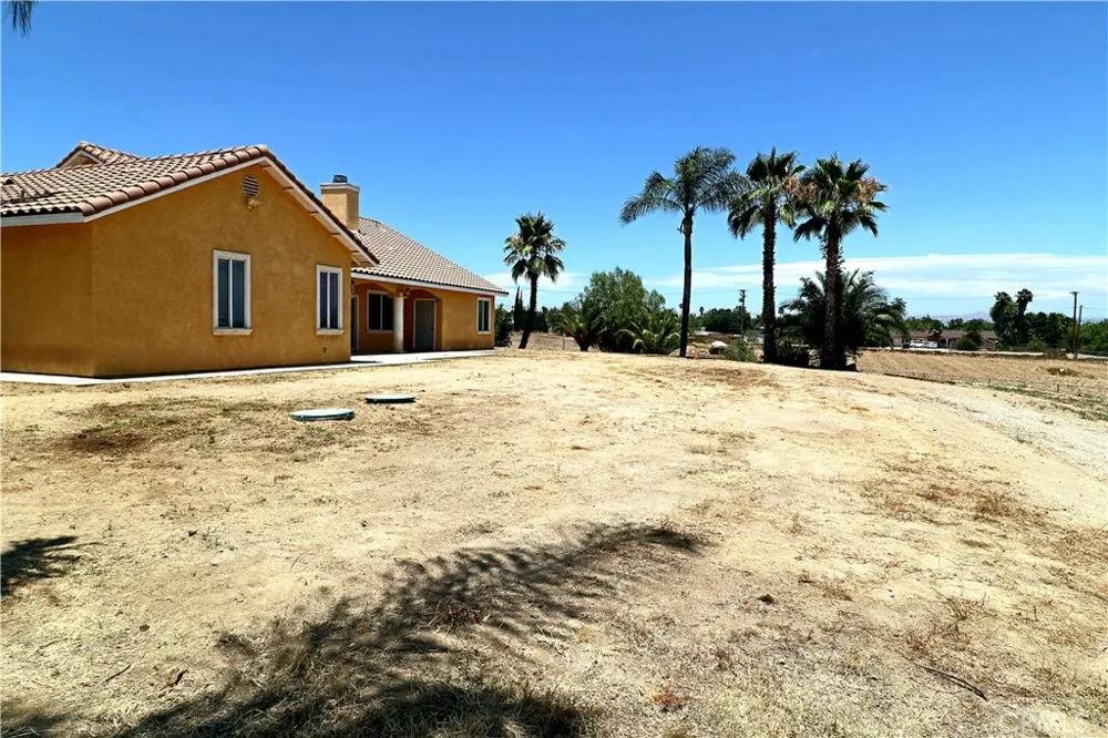 18590 Una Street Perris, CA 92570