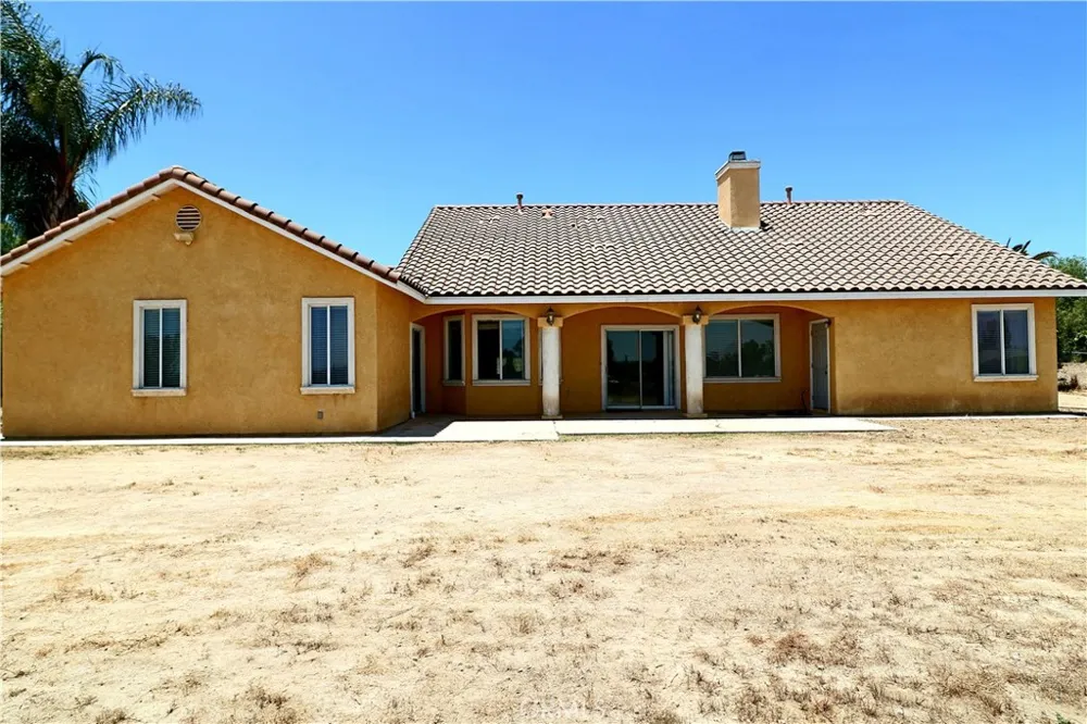 18590 Una Street Perris, CA 92570