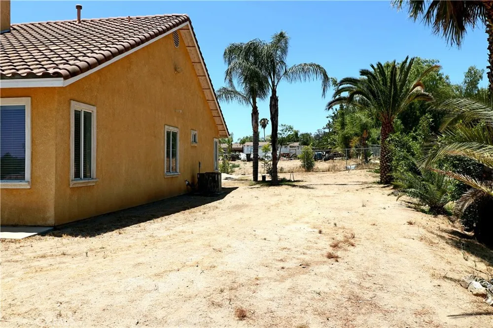 18590 Una Street Perris, CA 92570