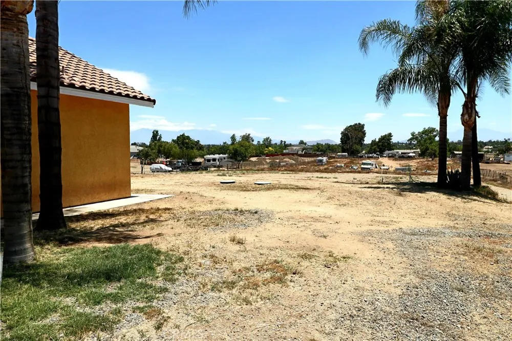 18590 Una Street Perris, CA 92570