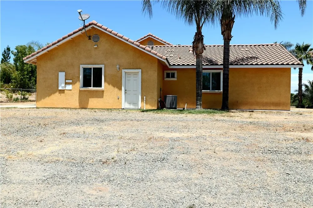 18590 Una Street Perris, CA 92570