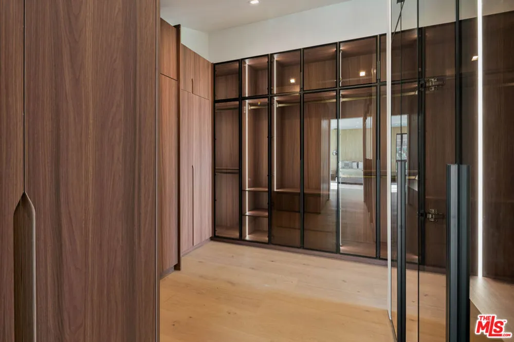 1130 Poinsettia Place West Hollywood, CA 90046