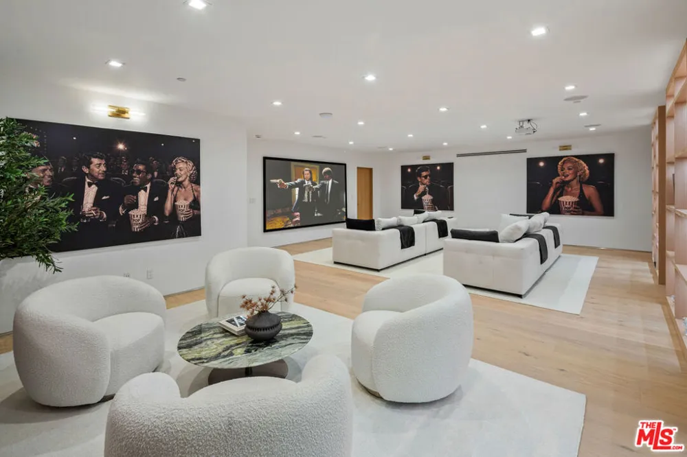 1130 Poinsettia Place West Hollywood, CA 90046