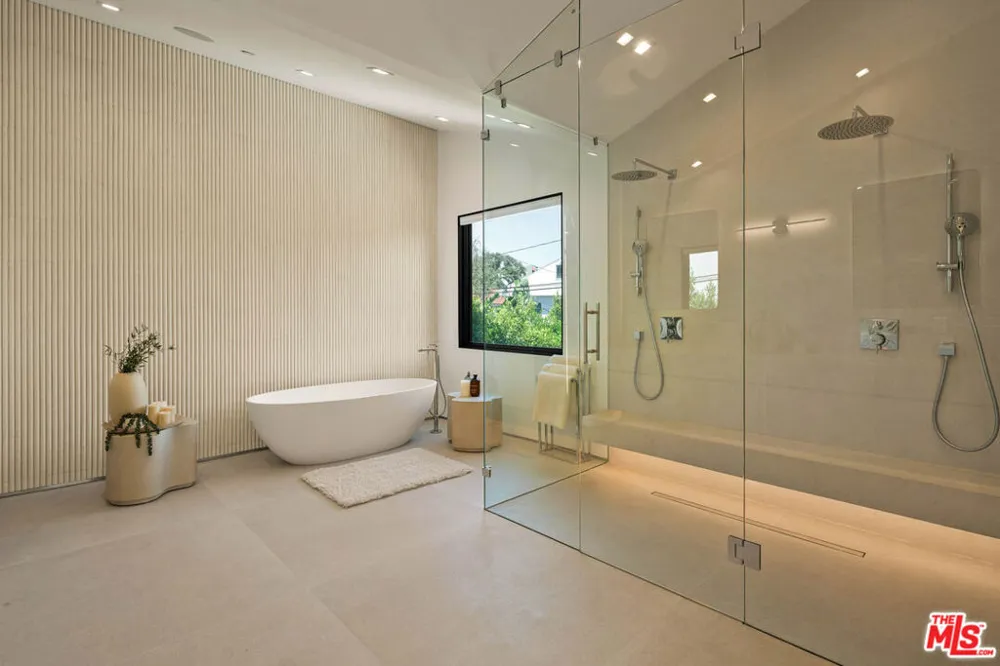 1130 Poinsettia Place West Hollywood, CA 90046