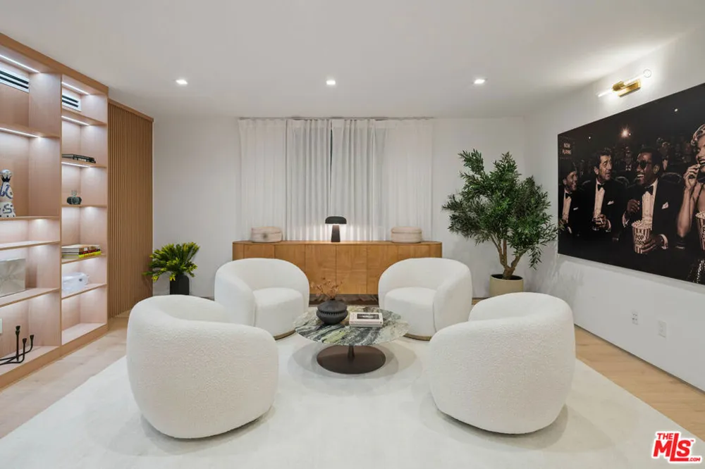 1130 Poinsettia Place West Hollywood, CA 90046