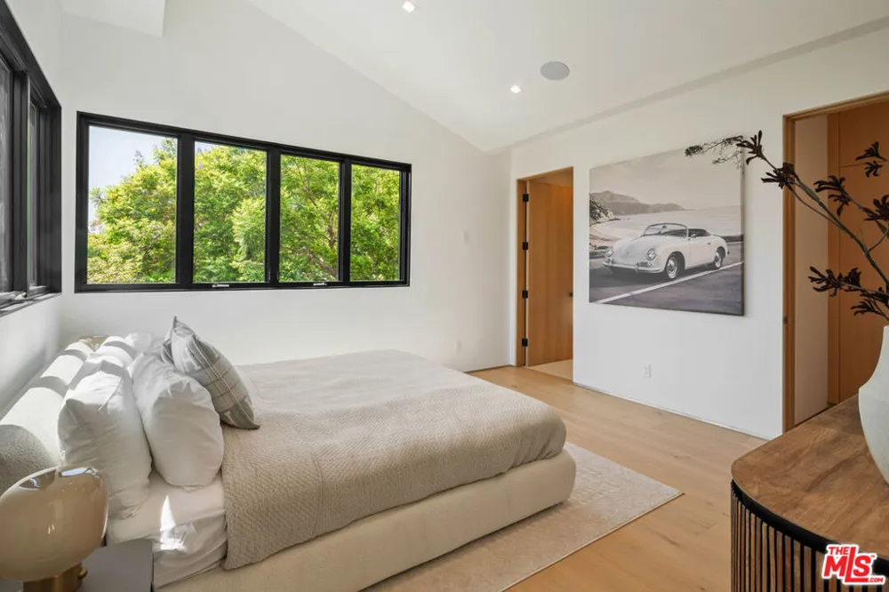 1130 Poinsettia Place West Hollywood, CA 90046