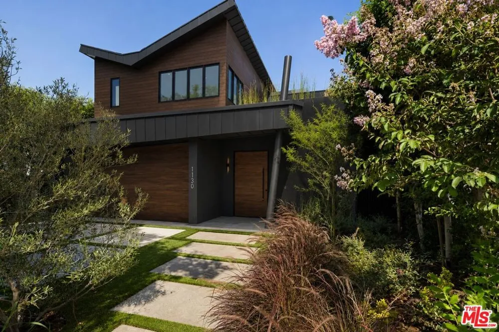 1130 Poinsettia Place West Hollywood, CA 90046