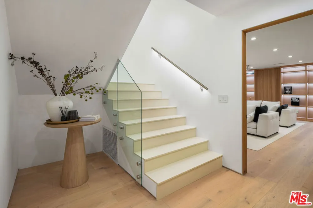 1130 Poinsettia Place West Hollywood, CA 90046