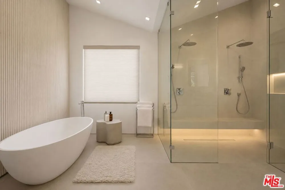 1130 Poinsettia Place West Hollywood, CA 90046