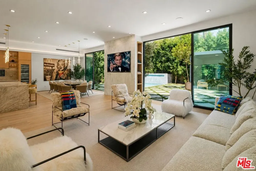 1130 Poinsettia Place West Hollywood, CA 90046