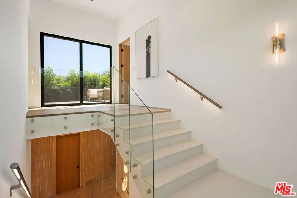 1130 Poinsettia Place West Hollywood, CA 90046