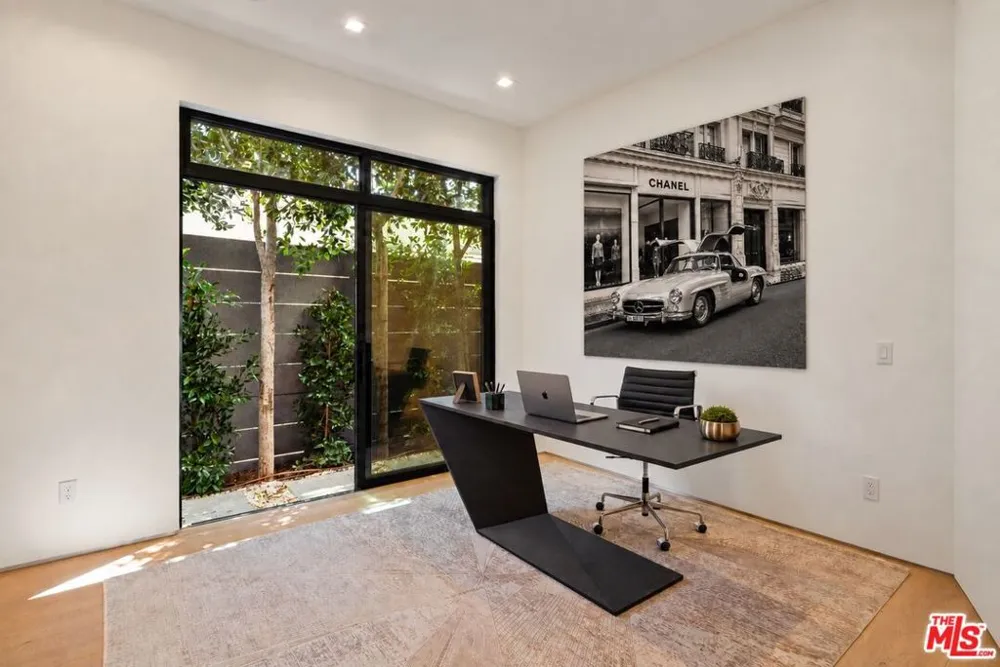 1130 Poinsettia Place West Hollywood, CA 90046