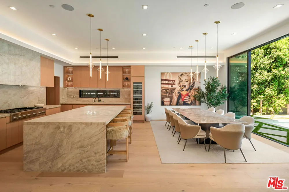 1130 Poinsettia Place West Hollywood, CA 90046