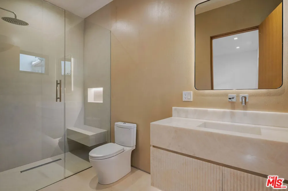 1130 Poinsettia Place West Hollywood, CA 90046