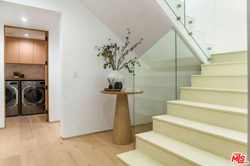 1130 Poinsettia Place West Hollywood, CA 90046