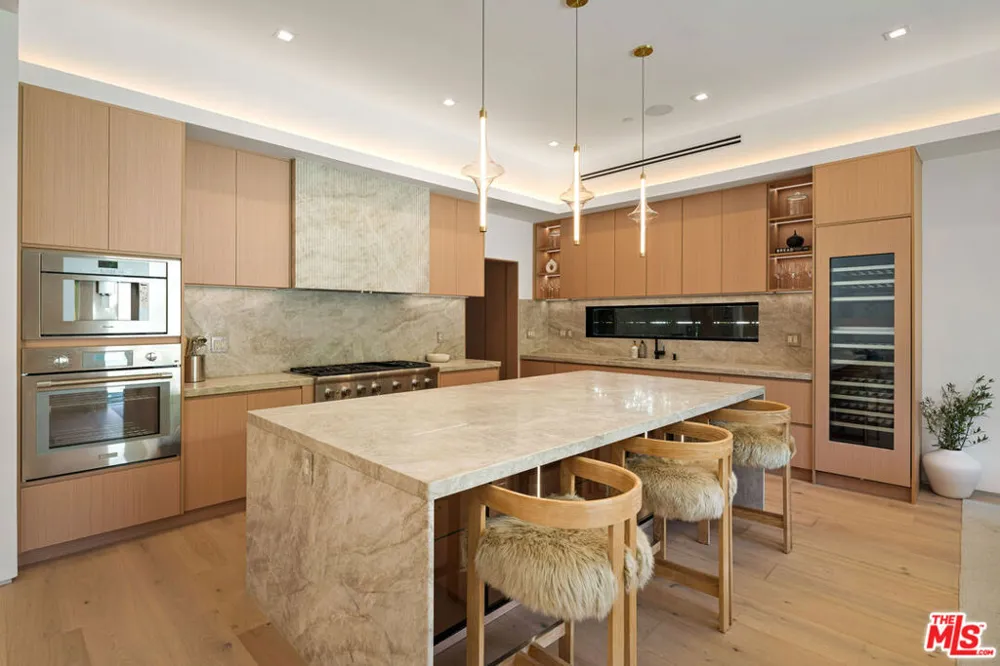 1130 Poinsettia Place West Hollywood, CA 90046