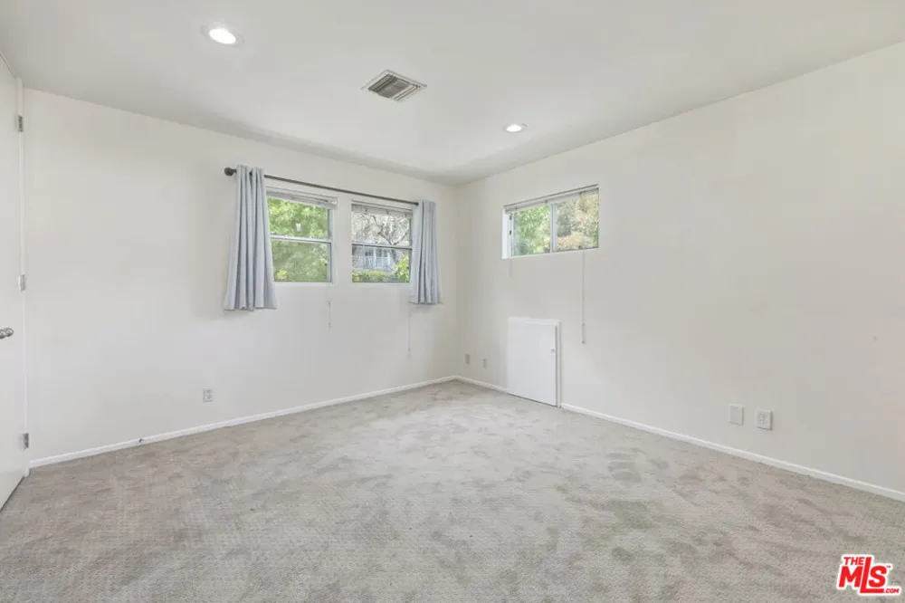 11375 Montana Avenue Los Angeles, CA 90049