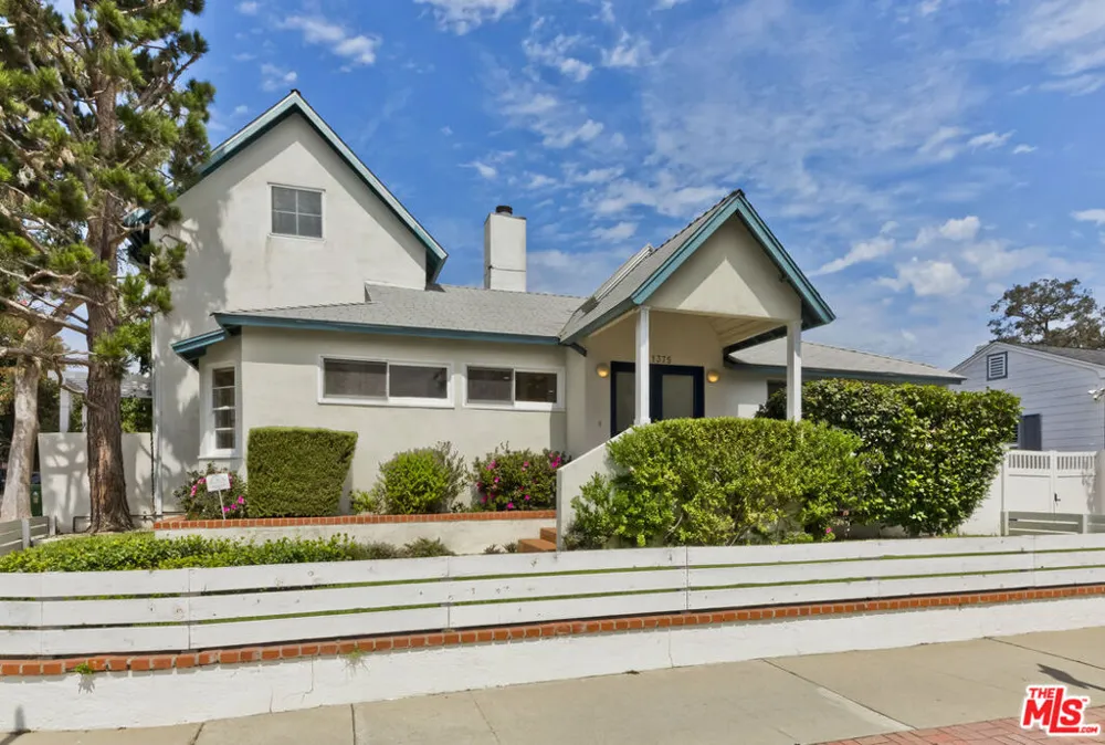 11375 Montana Avenue Los Angeles, CA 90049