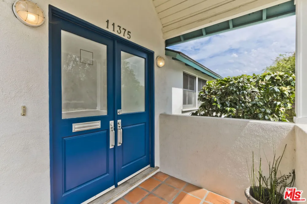 11375 Montana Avenue Los Angeles, CA 90049