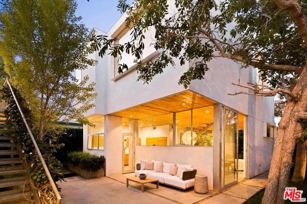 249 Rennie Avenue Los Angeles, CA 90291