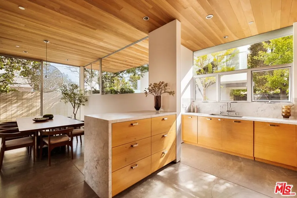 249 Rennie Avenue Los Angeles, CA 90291