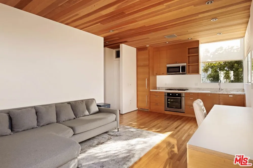 249 Rennie Avenue Los Angeles, CA 90291