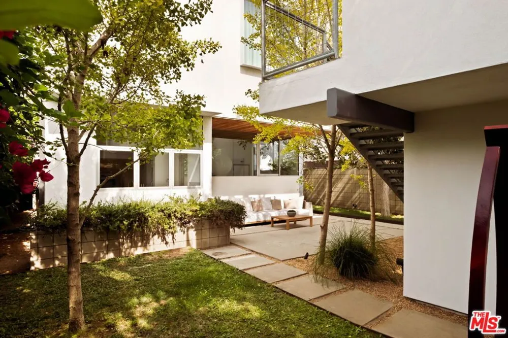 249 Rennie Avenue Los Angeles, CA 90291