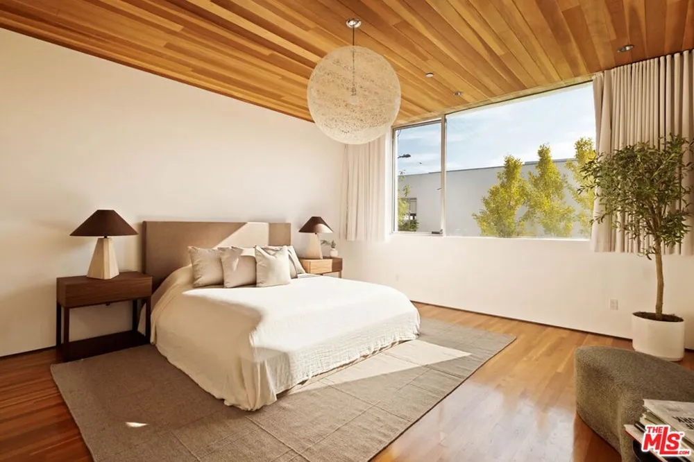 249 Rennie Avenue Los Angeles, CA 90291