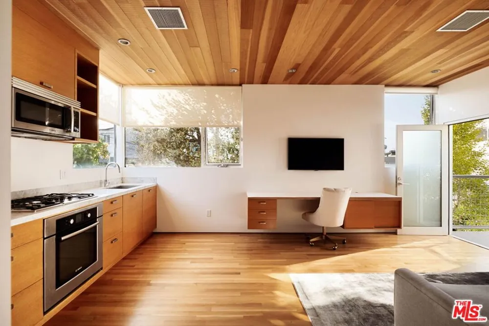 249 Rennie Avenue Los Angeles, CA 90291