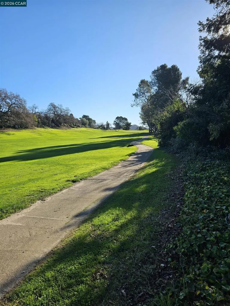 1471 Marchbanks Dr #2 Walnut Creek, CA 94598