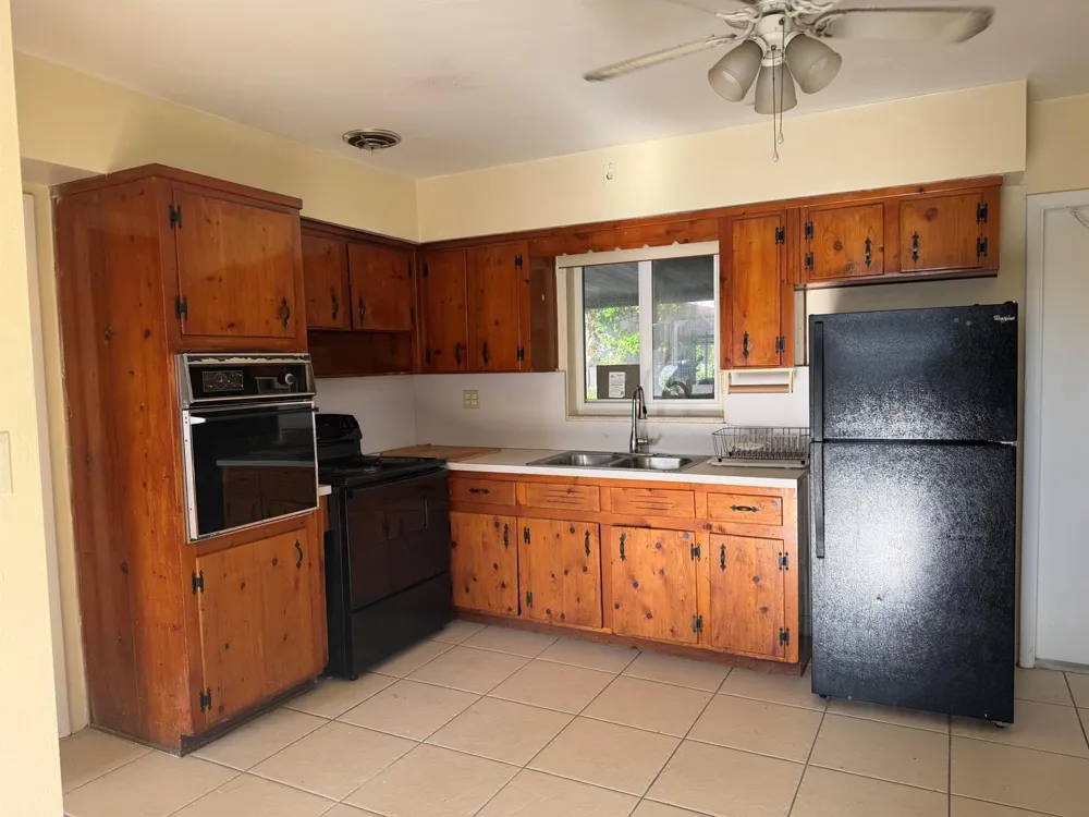 11102 NW 11TH AVENUE Miami, FL 33168