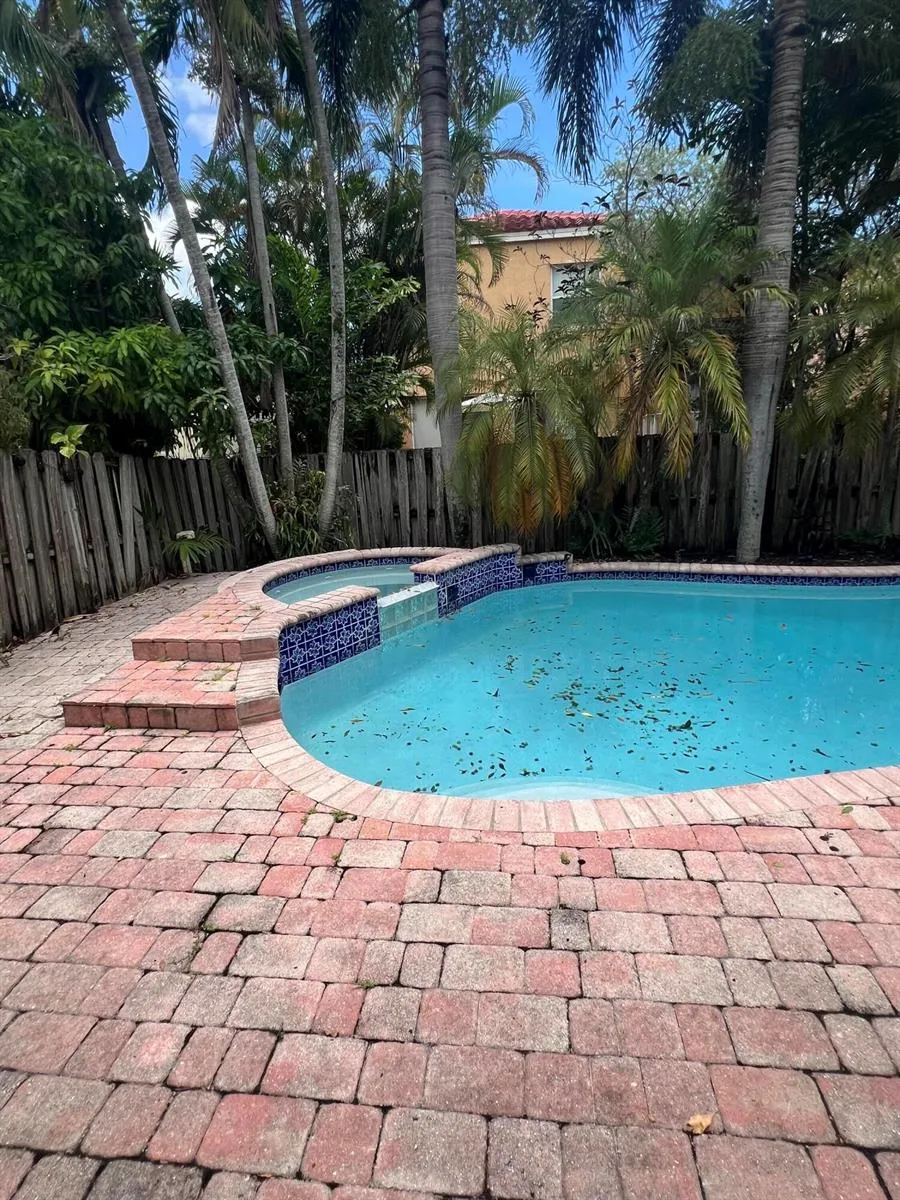 315 NW 158TH LANE Pembroke Pines, FL 33028