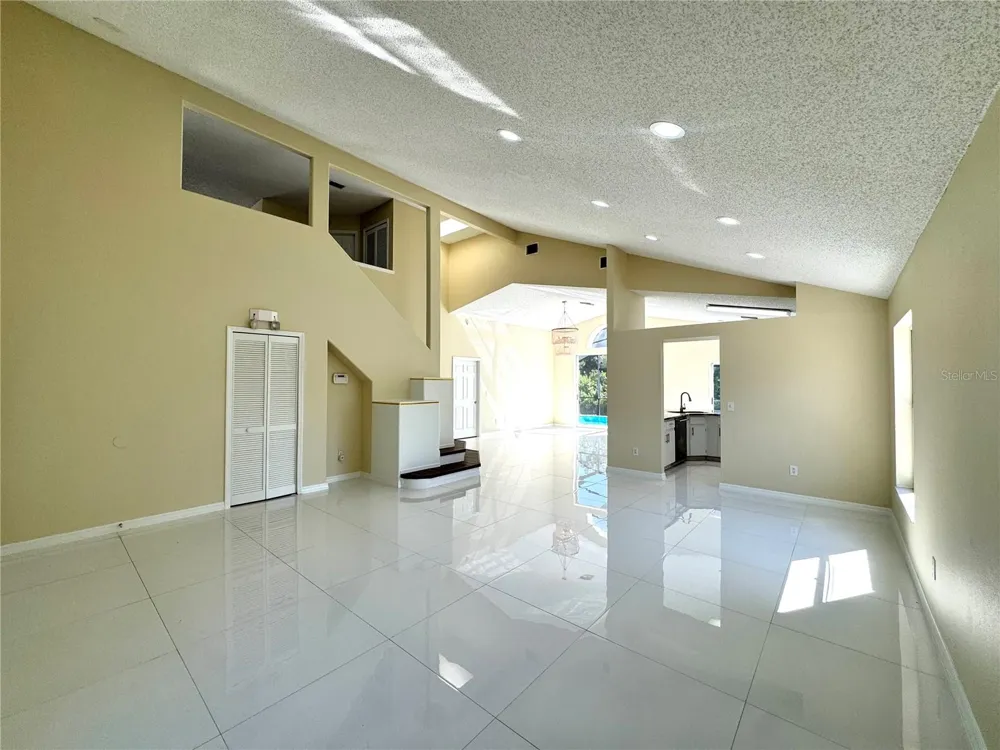 2985 VISCOUNT CIRCLE Kissimmee, FL 34747