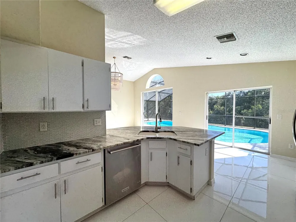 2985 VISCOUNT CIRCLE Kissimmee, FL 34747