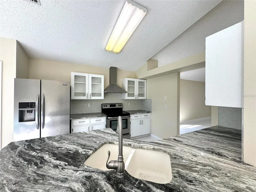 2985 VISCOUNT CIRCLE Kissimmee, FL 34747
